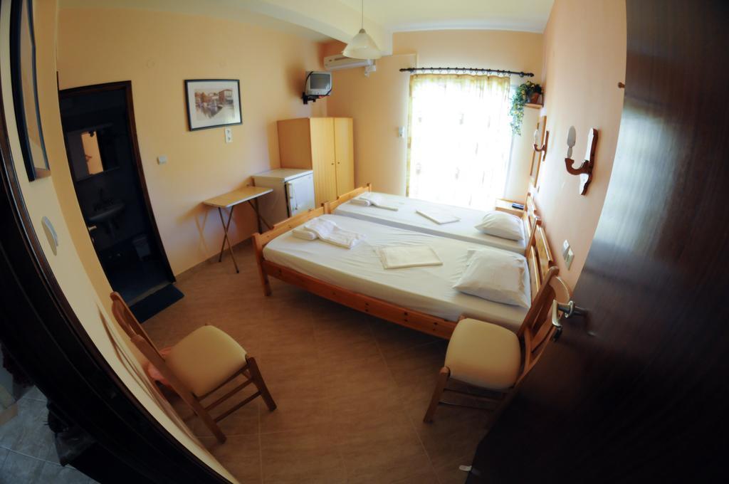 Nefeli Rooms Пефки Стая снимка